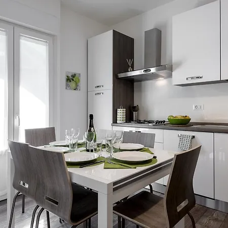 Stayeasy Filzi11 - 3 Bedrooms, 2 Baths - Station Lejlighed *