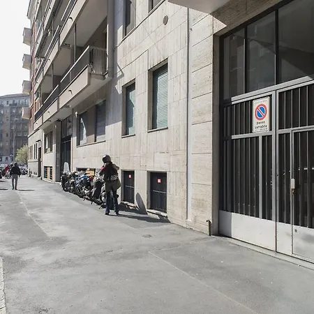 Pied A Terre Sant'agostino Apartment Milan