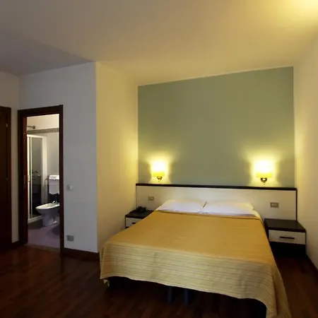 Lux Durante Hotel 2*