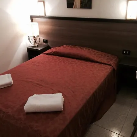 Salus Otel *
