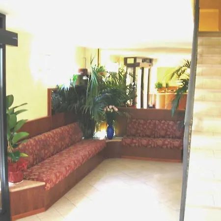 Ibis Styles Centro Милан