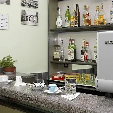 酒店 特兰缇纳酒店 2*