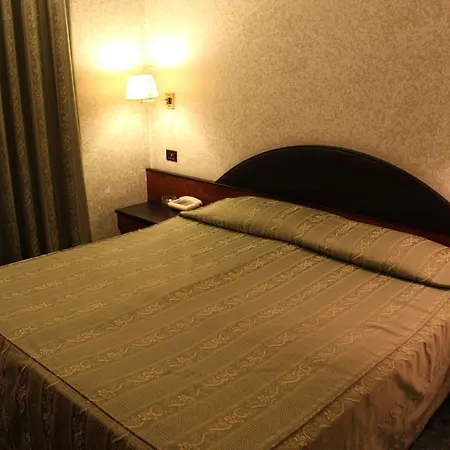 米兰斯派斯酒店 3*