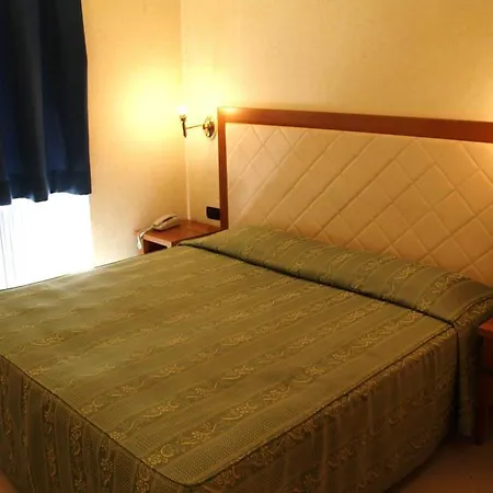 米兰斯派斯酒店 酒店