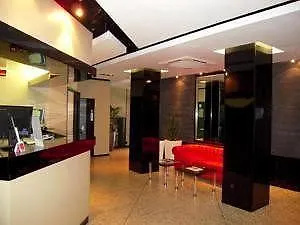 Iq Hotel 4*