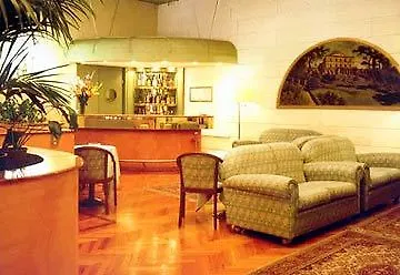 Отель Albert Hotel 3*