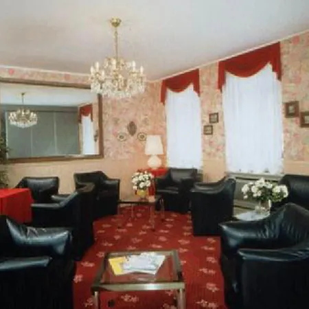 Iq Hotel 4*