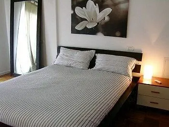Isola Apartment *