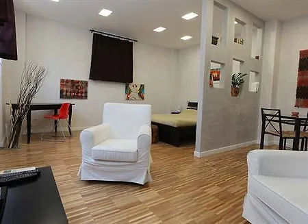 Isola Apartment *