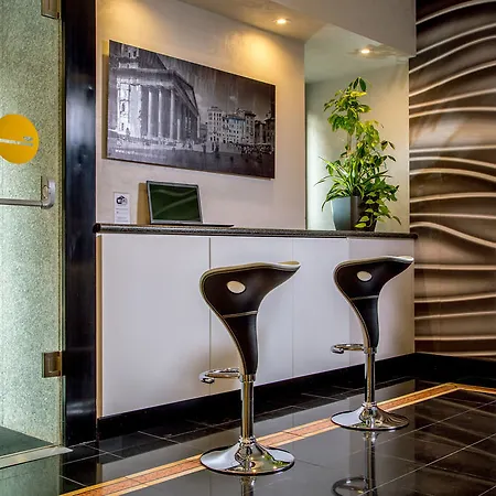 Montenapoleone Aparthotel 2*