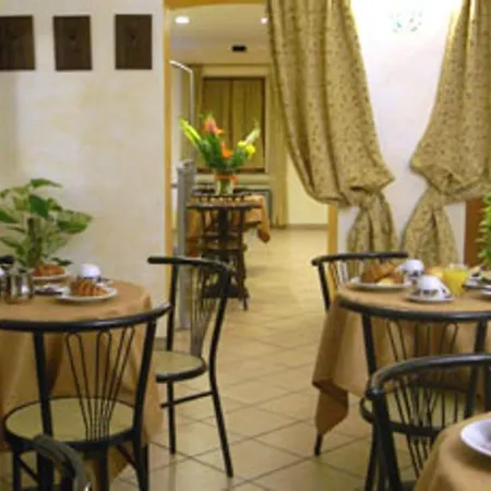 מלון Casa Mia 2*