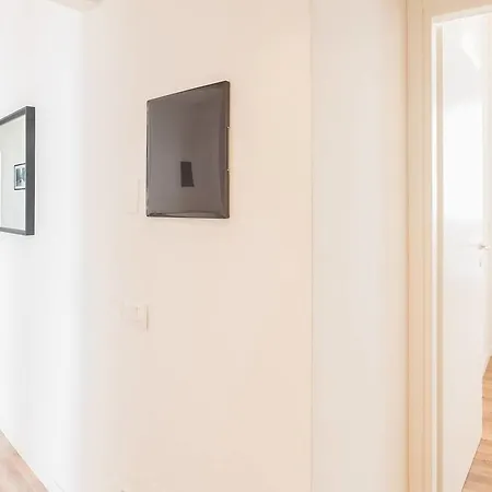 Altido Wittgens 1 * Milan