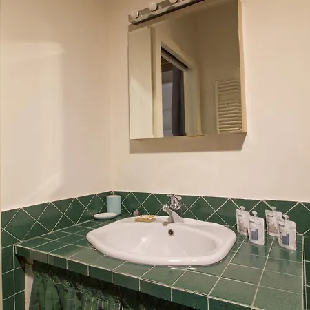 Italianway - Corso San Gottardo Apartment Milan