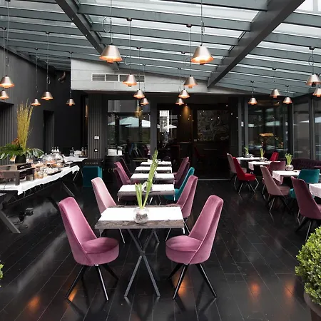 Fifty House Cellini Hotel