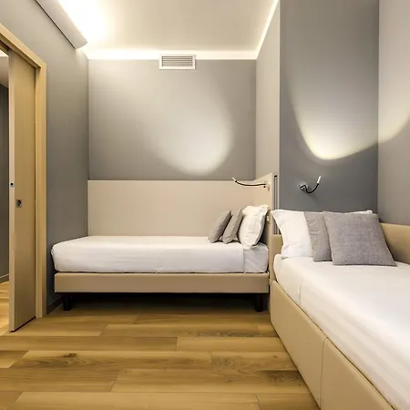 Hotel 43 Station 3*