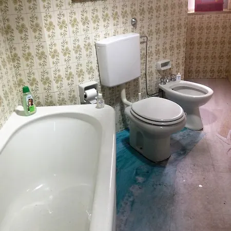 Paris Hotel 2*