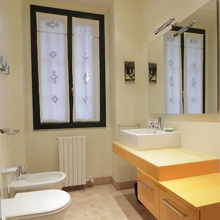 Apartment Italianway-fiori Chiari 24 Milan