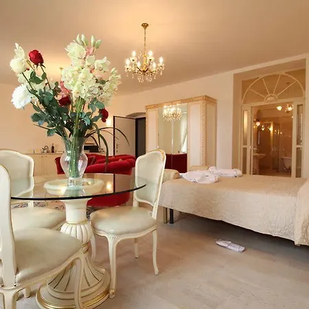 Glamour Milan