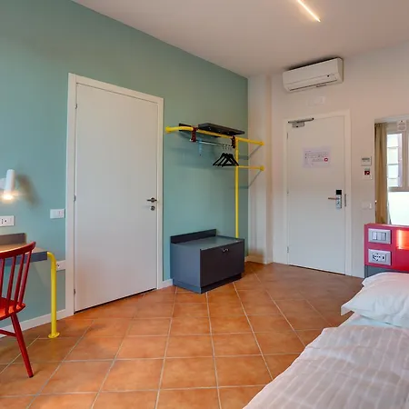 Hostel Meininger Garibaldi Mediolan