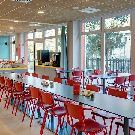 Meininger Garibaldi Hostel Mediolan