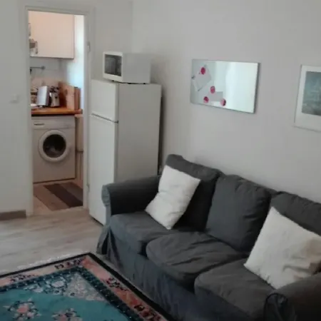 In Milano, Close To Undergrond M3 Apartmán *