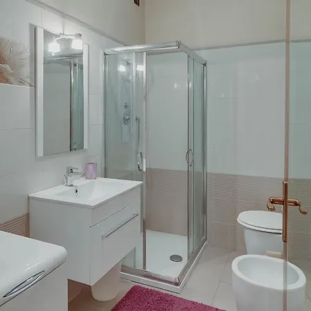 Caratteristico In Quartiere Dinamico Appartement