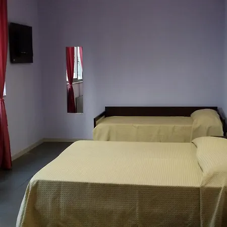 Lucania Hotel *