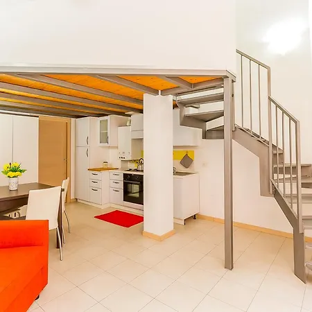 Alessia's Flat- Portello 3 * Milánó