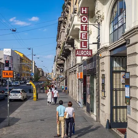 Aurora Hotel *