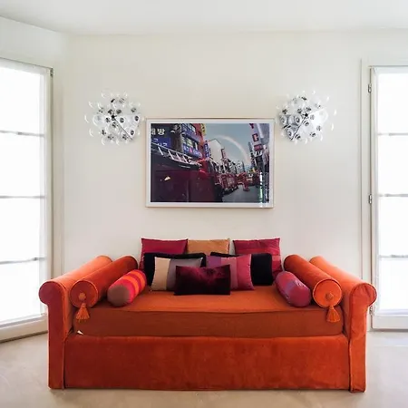Apartment Via Giangiacomo Mora *