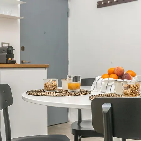 Apartment At Porta Volta Milan