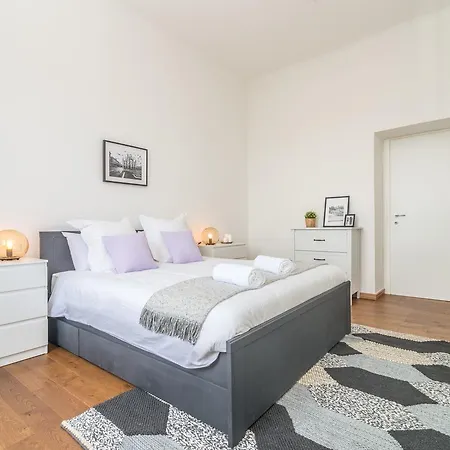 At Home - Apartment Milano-Porta Romana