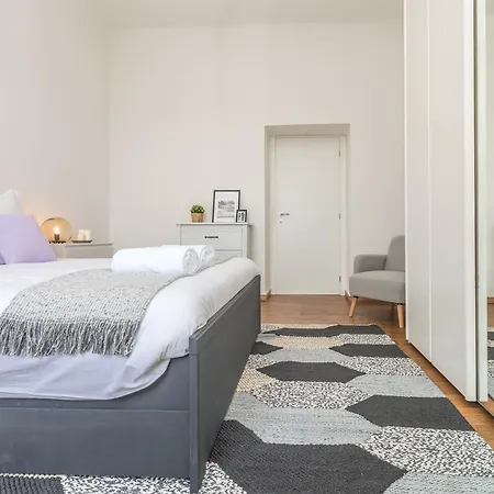 At Home - Apartment Milano-Porta Romana Milan