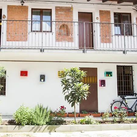 Alojamento de Acomodação e Pequeno-almoço La Fornasetta 3*