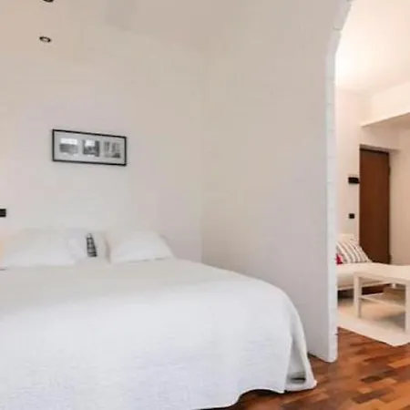 Apartment Cermenate Mailand