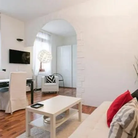 Cermenate Apartment *
