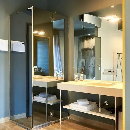 Eleganti Suite In Piazzale Lagosta 2*