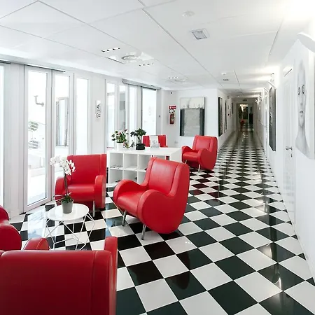Hotel apartamentowy & Urban Padel 4*