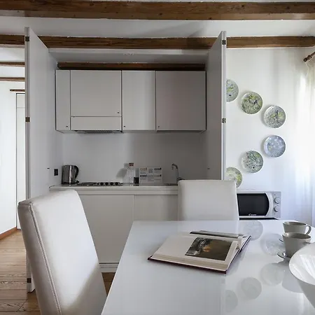 Italianway-corso Monforte Apartament Mediolan