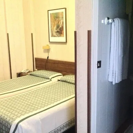 London Hotel 2*
