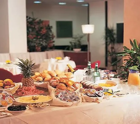 Mokinba Sant'ambroeus 3*