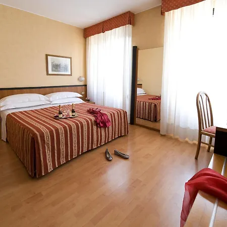Hotel Fenice 3*