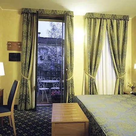 Boutique Dieci 4* Milán