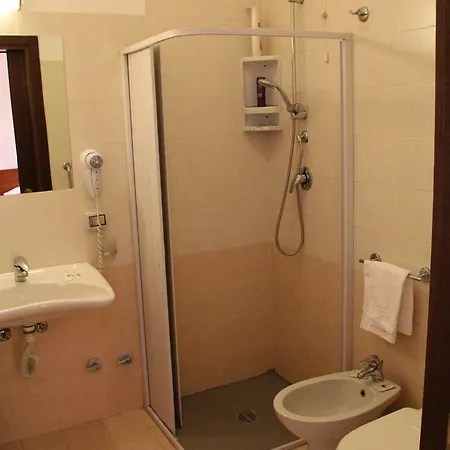 Hotel Alessander 2*