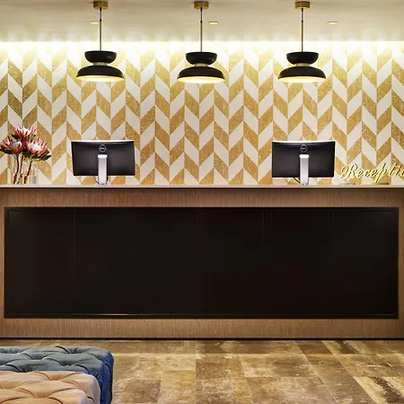 Hotel Unaway & Linea Uno 4*