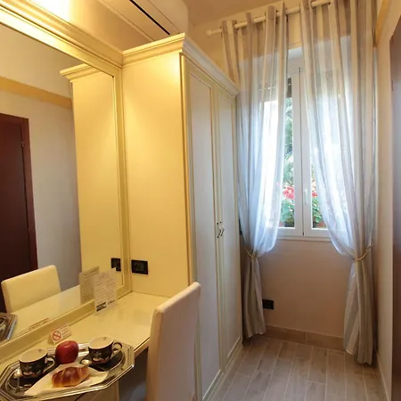 Hotel Charly