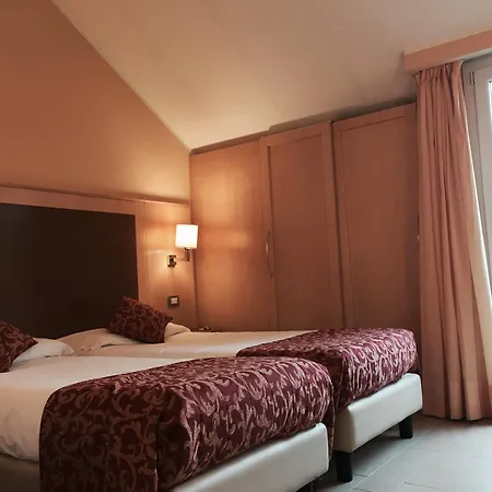 Mokinba Cristallo Hotel 3*