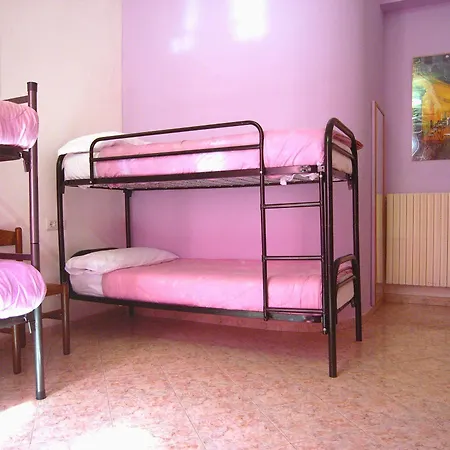 호스텔 California