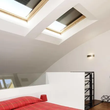 Isola Apartment *
