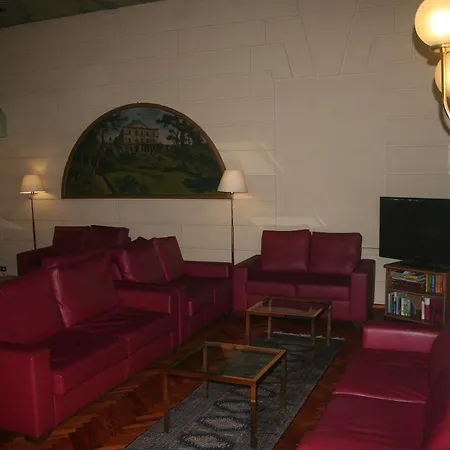 Отель Albert Hotel 3*